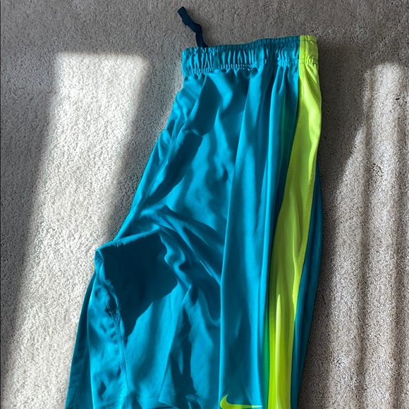 Nike neon basketball shorts - Picture 2 of 4